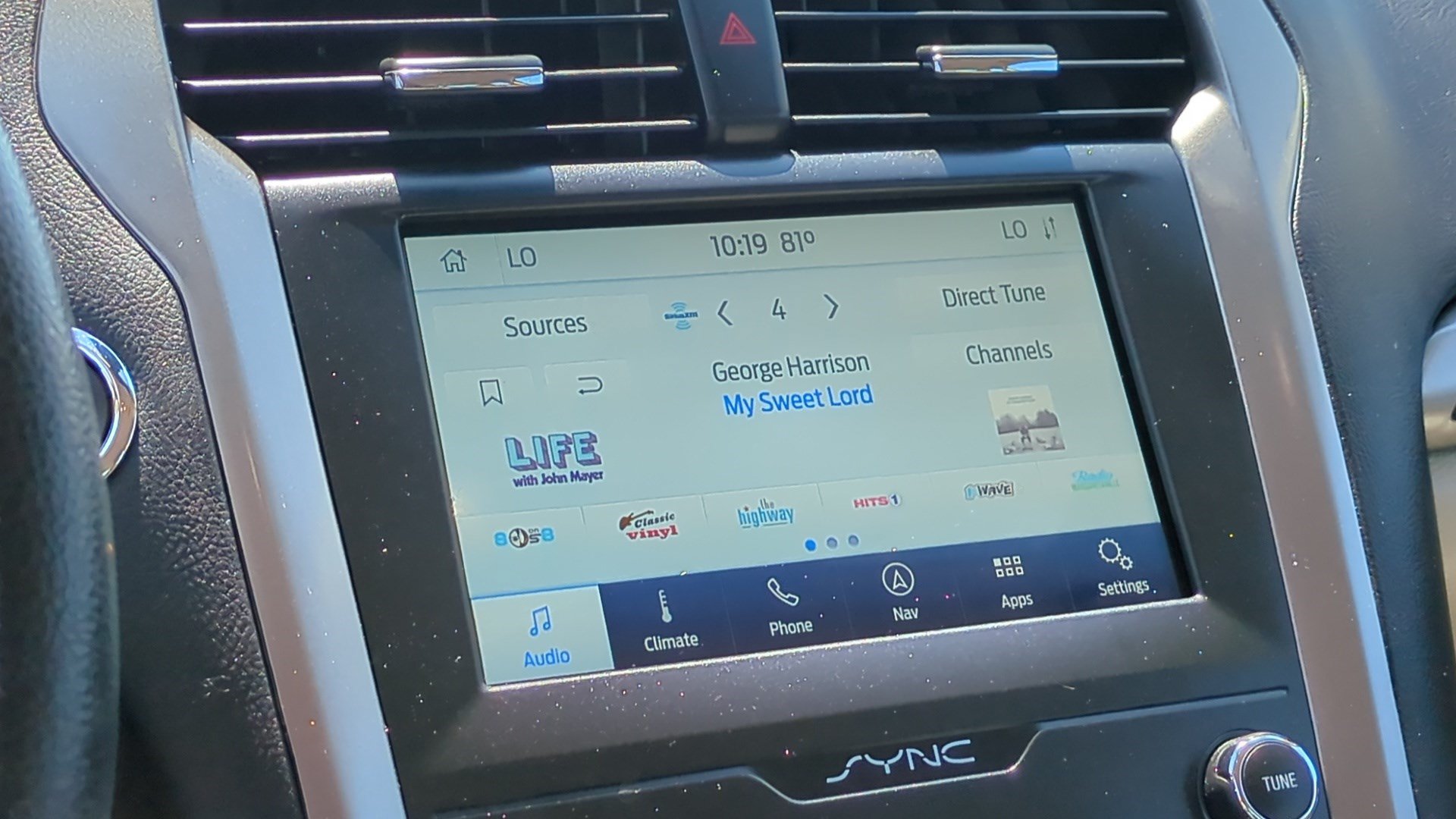 Used 2020 Ford Fusion SE FWD image 20
