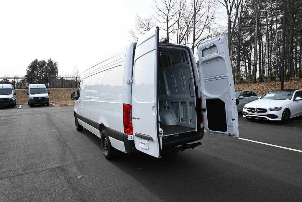 Used 2025 Mercedes-Benz Sprinter 2500 image 30