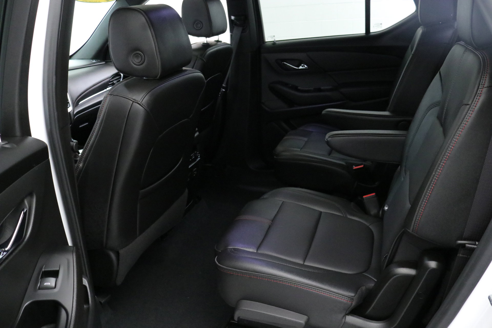 Used 2023 Chevrolet Traverse RS image 26