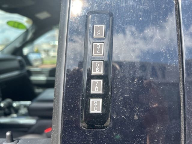 Used 2022 Ford F150 XLT w/ XLT Black Appearance Package image 20