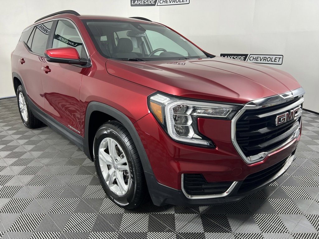 Used 2024 GMC Terrain SLE w/ Driver Convenience Package image 5