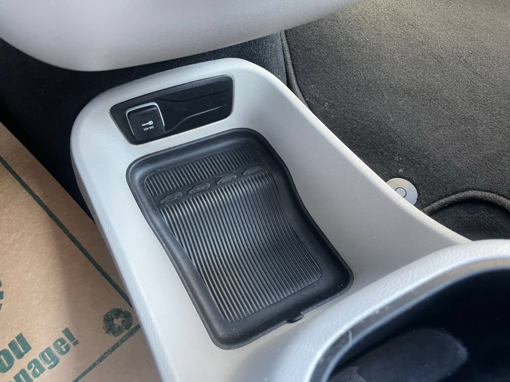 Used 2024 Chrysler Pacifica Touring-L FWD image 15