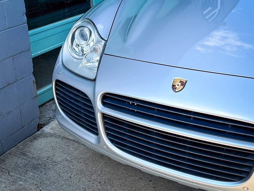 Used 2006 Porsche Cayenne Turbo AWD/4WD image 5