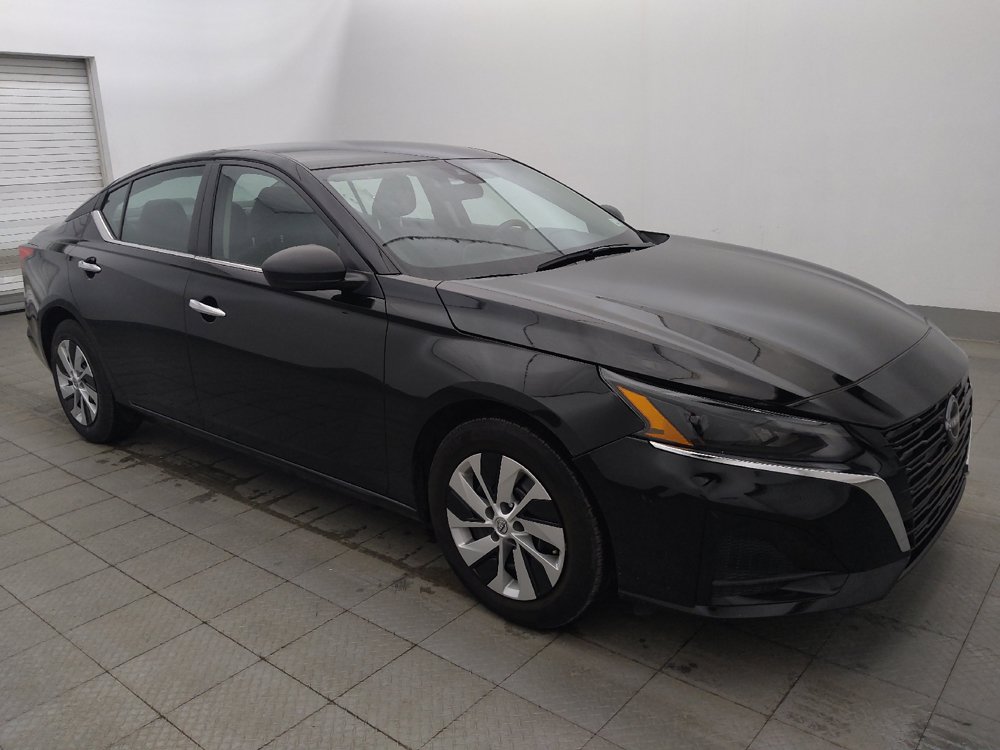 Used 2025 Nissan Altima 2.5 S FWD image 11