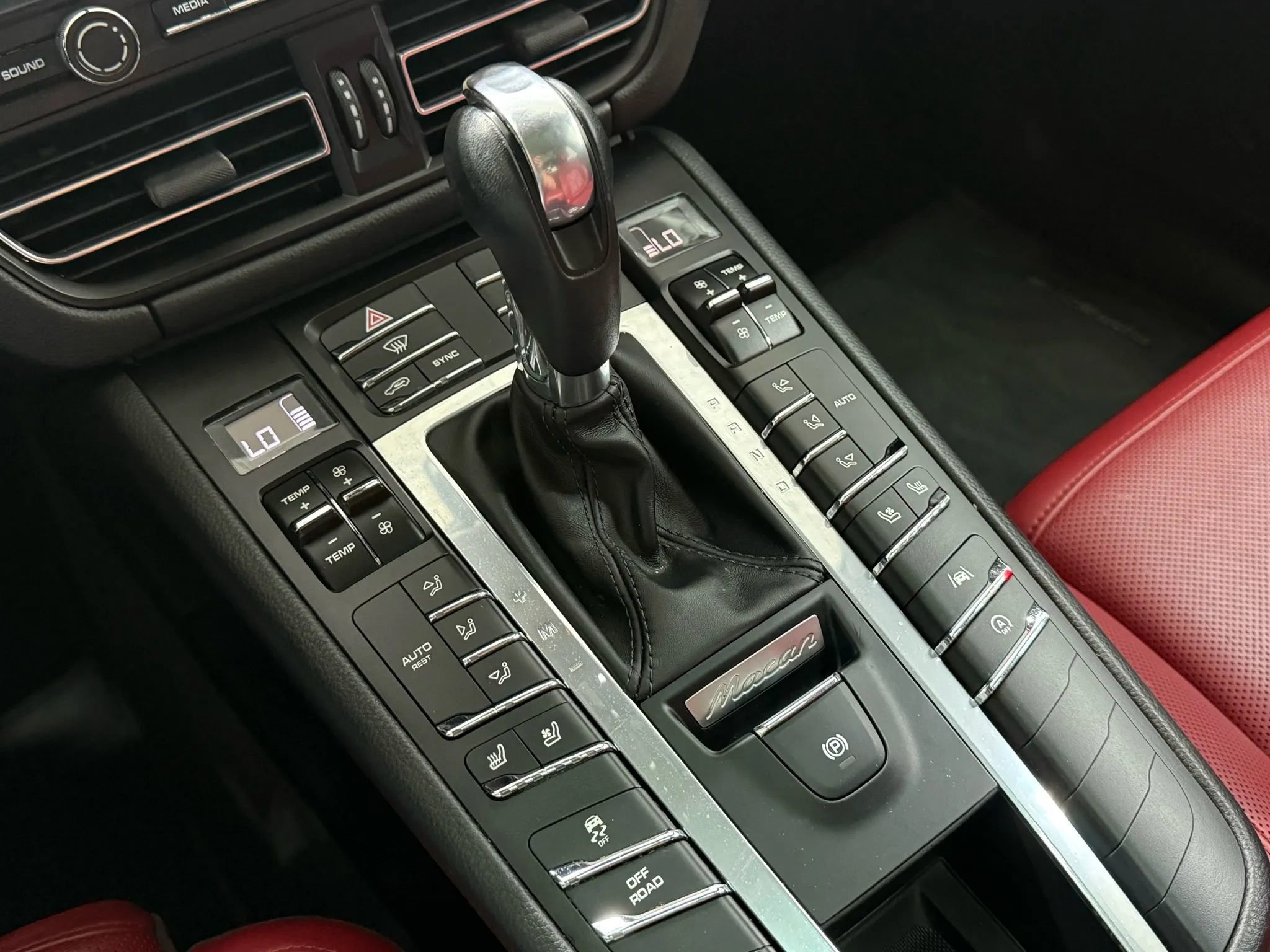 Used 2019 Porsche Macan Sport Edition image 26