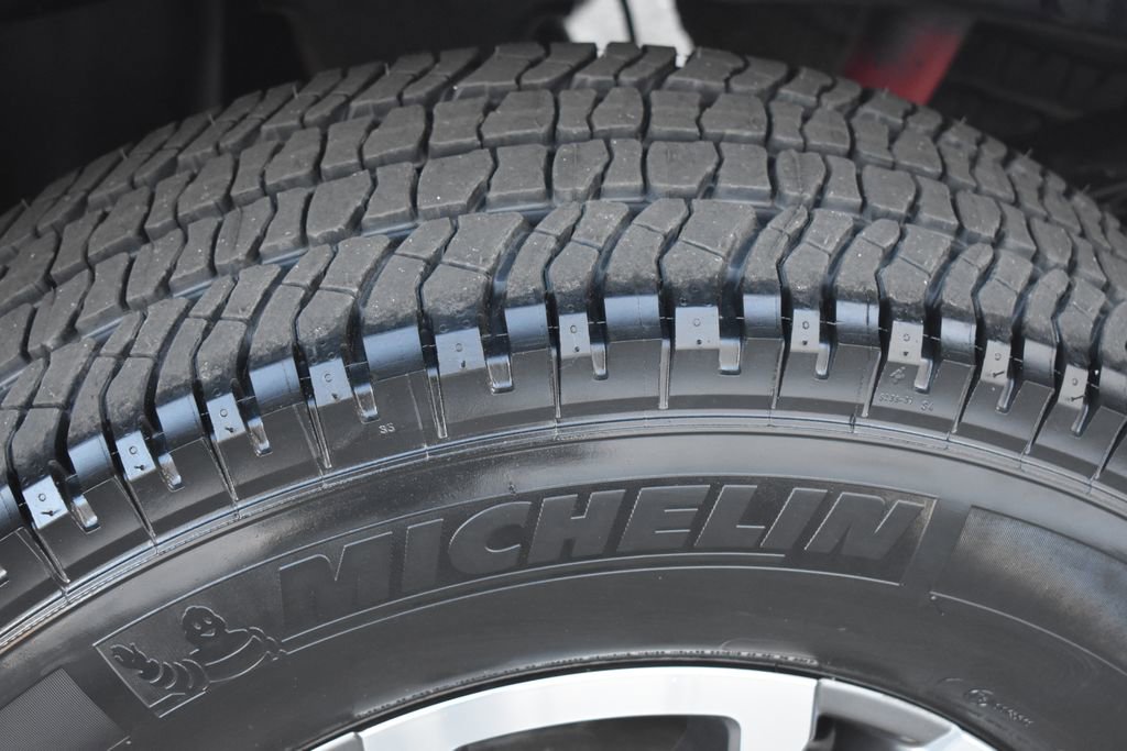 Certified 2025 GMC Sierra 3500 SLE w/ SLE Convenience Package image 31