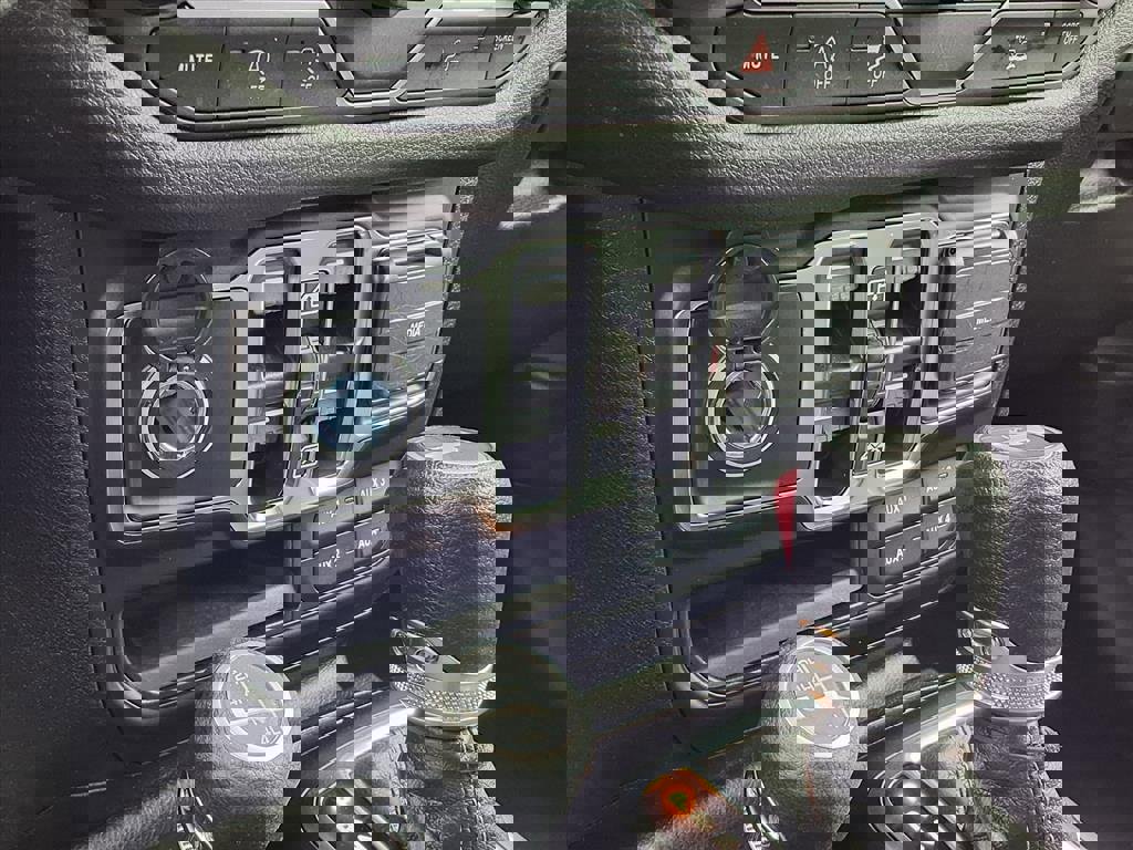 Certified 2024 Jeep Wrangler Sport S image 12