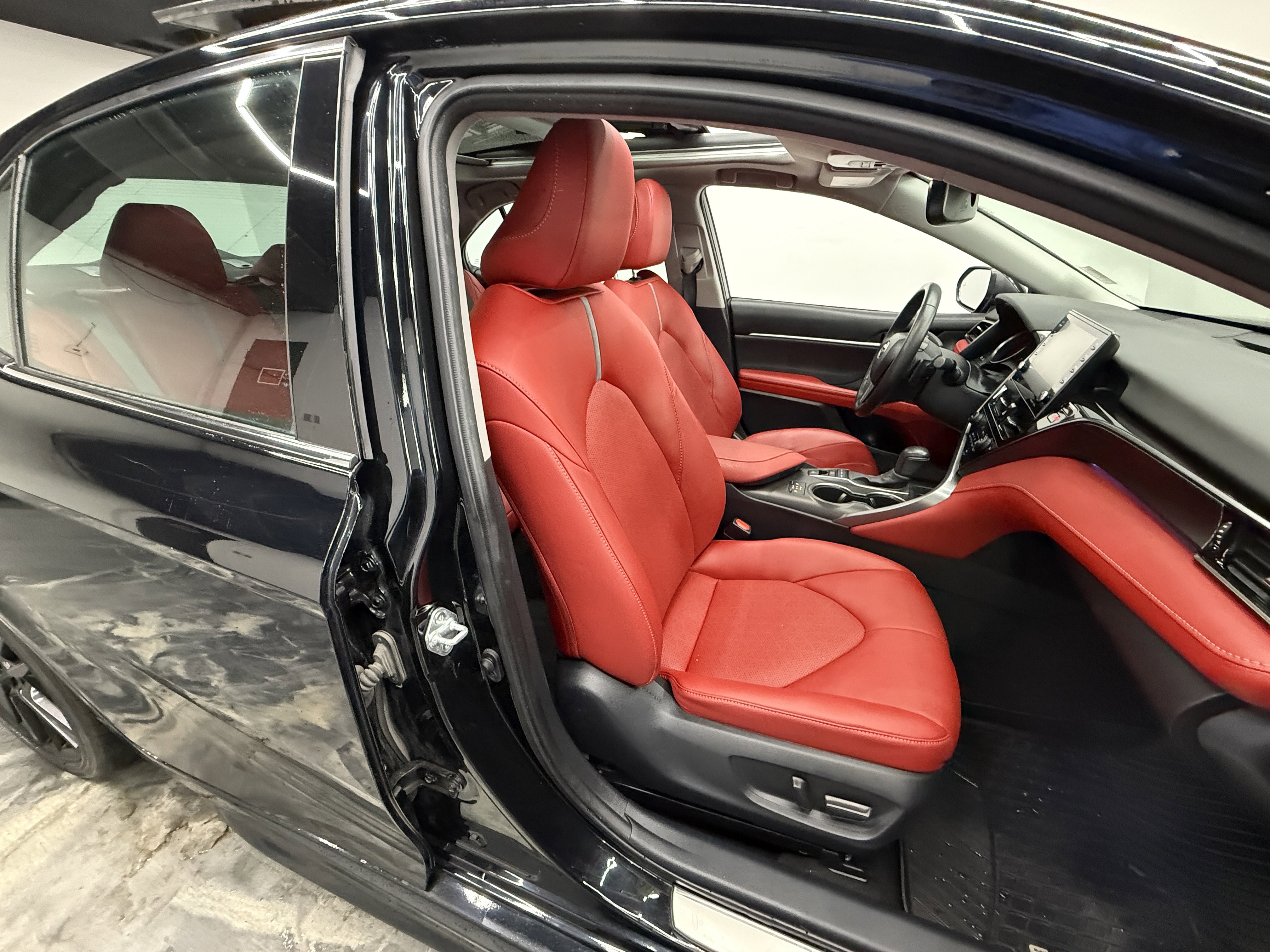 Used 2023 Toyota Camry XSE image 22