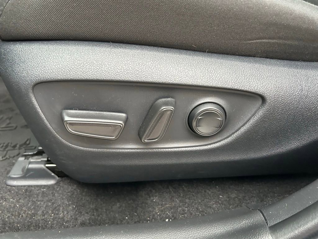 Used 2024 Toyota RAV4 AWD Hybrid image 16