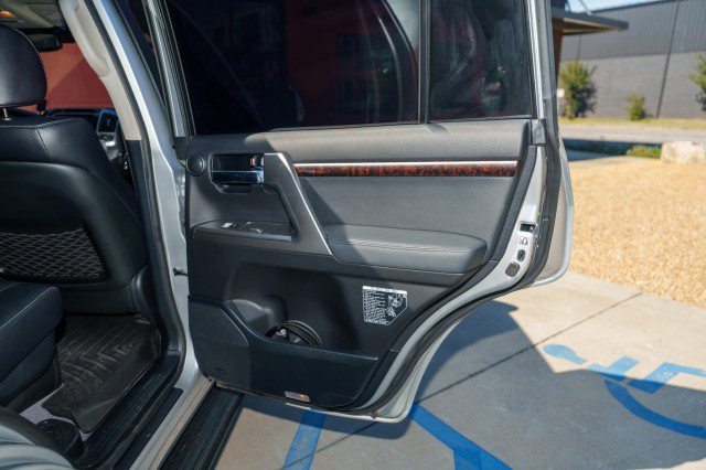 Used 2013 Toyota Land Cruiser image 27