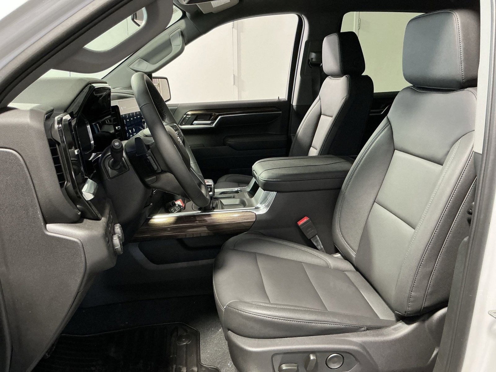New 2026 Chevrolet Silverado 1500 RST w/ Convenience Package II AWD/4WD image 14