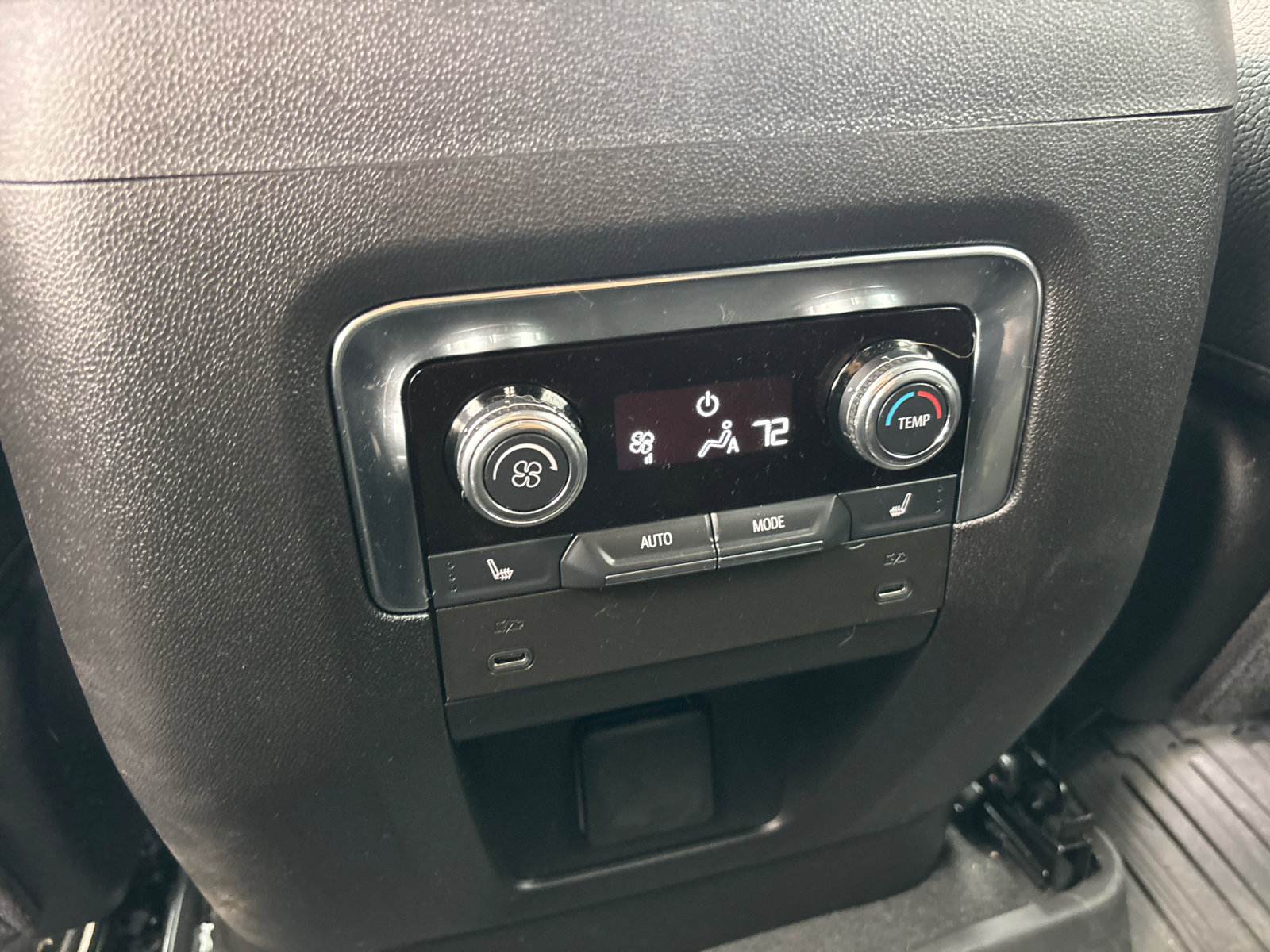 Used 2025 GMC Yukon Denali w/ LPO, Floor Liner Package AWD/4WD image 32