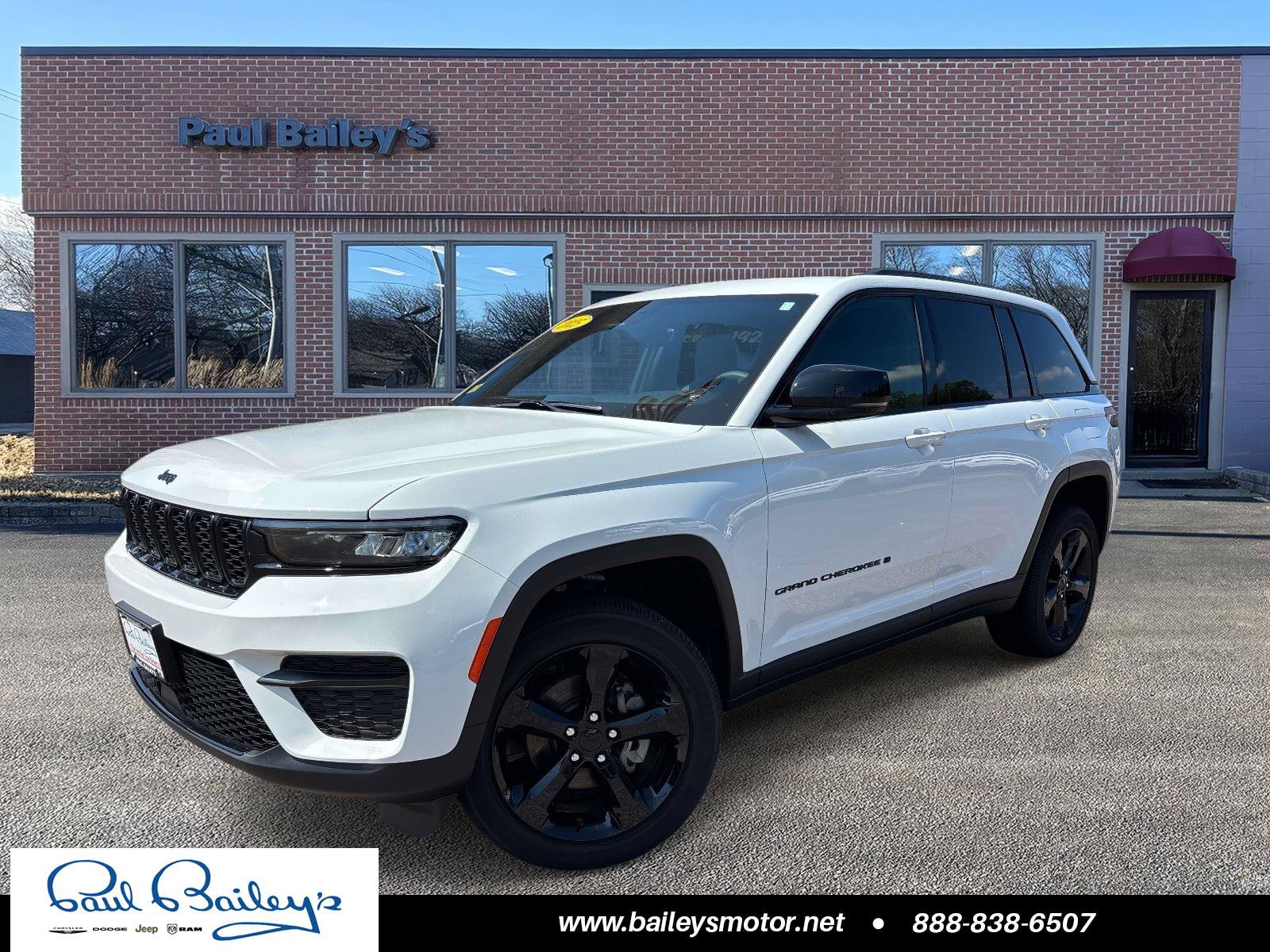 Used 2025 Jeep Grand Cherokee Altitude AWD/4WD video 1