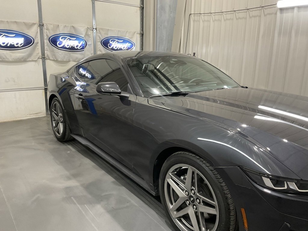 Used 2024 Ford Mustang EcoBoost image 4