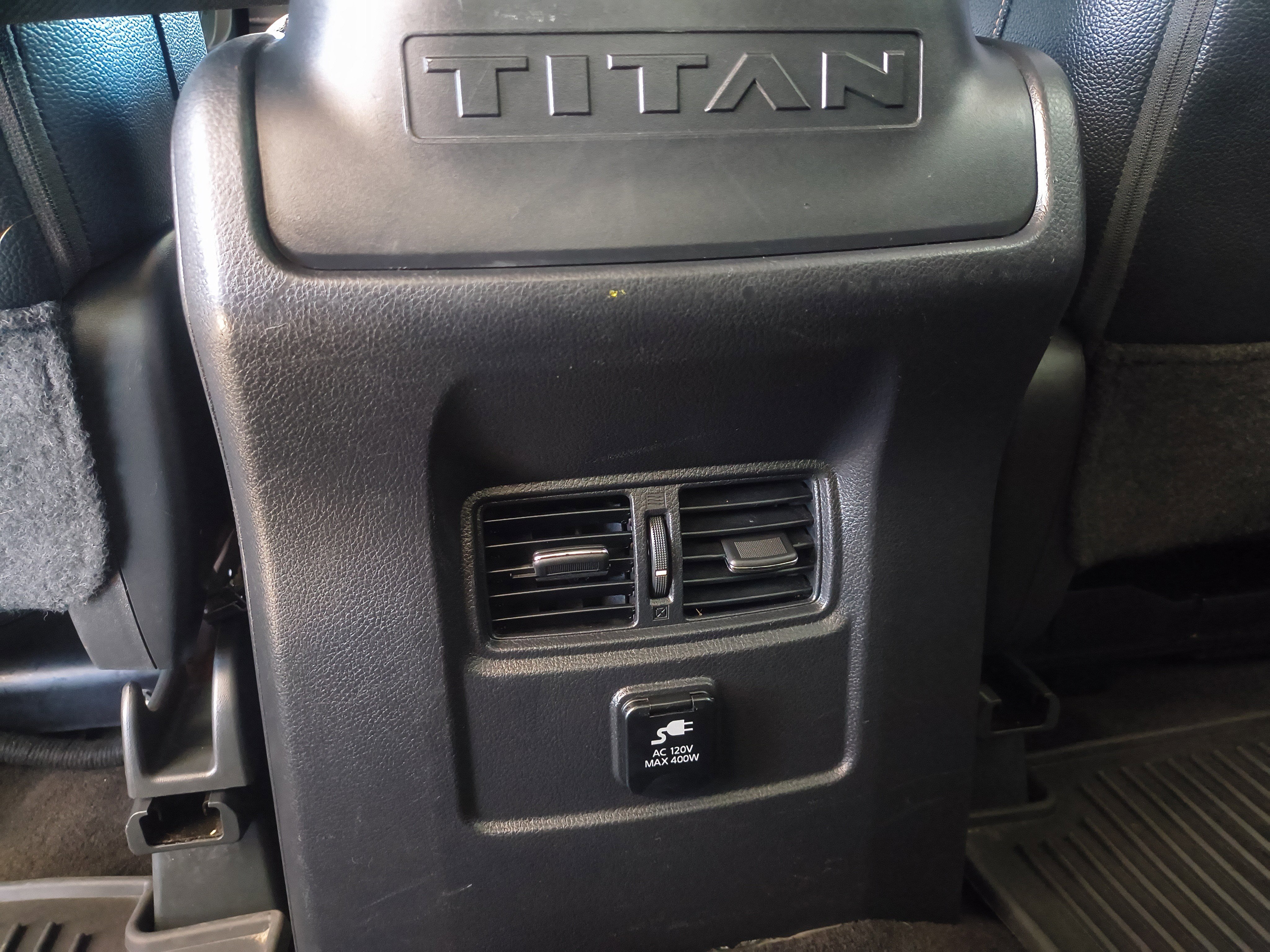 Used 2017 Nissan Titan SL image 26