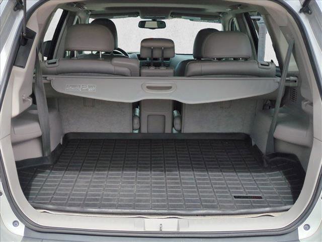 Used 2011 Toyota Highlander SE w/ Tow Pkg image 6