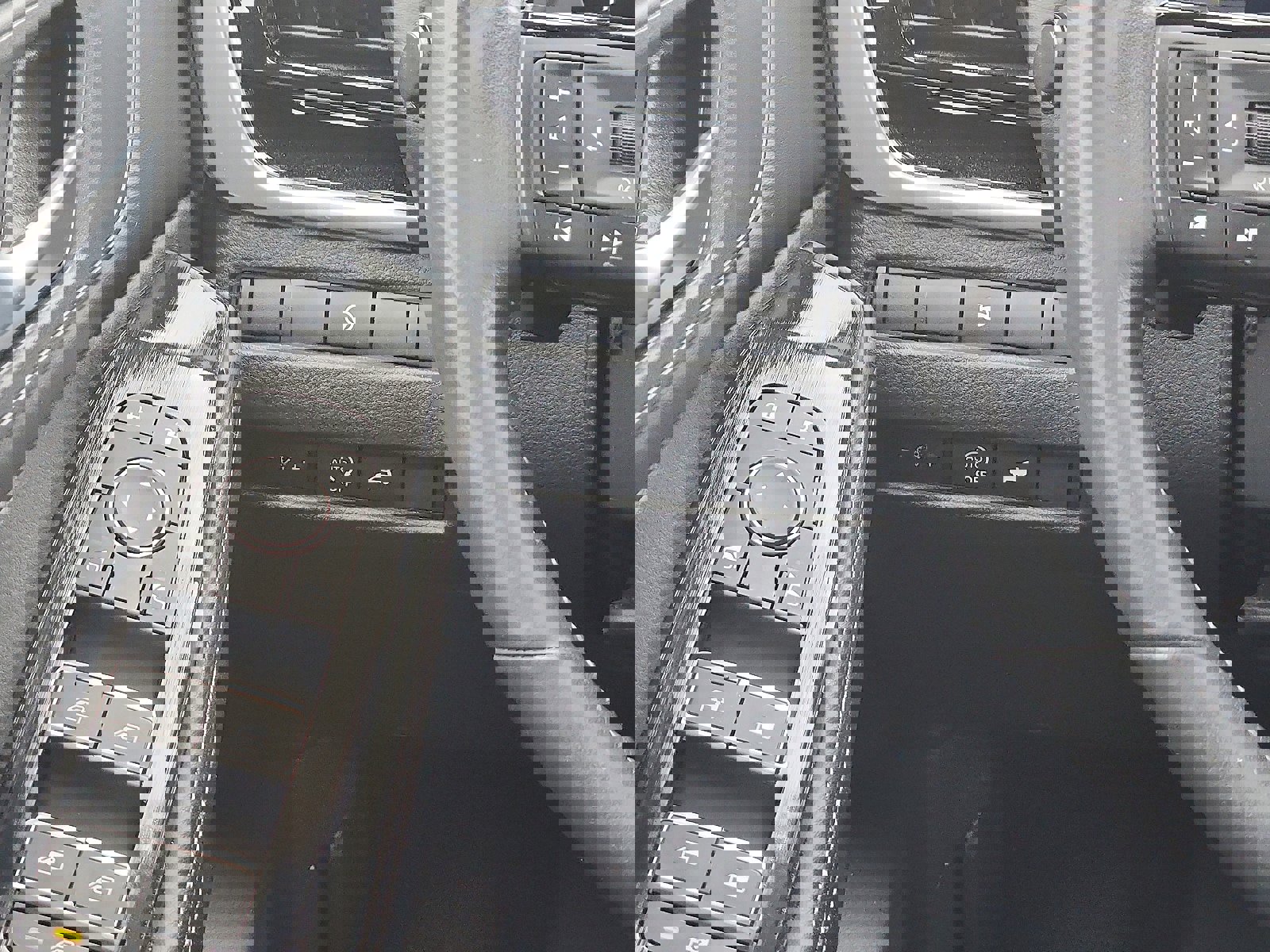 Used 2024 Nissan Rogue SL image 13