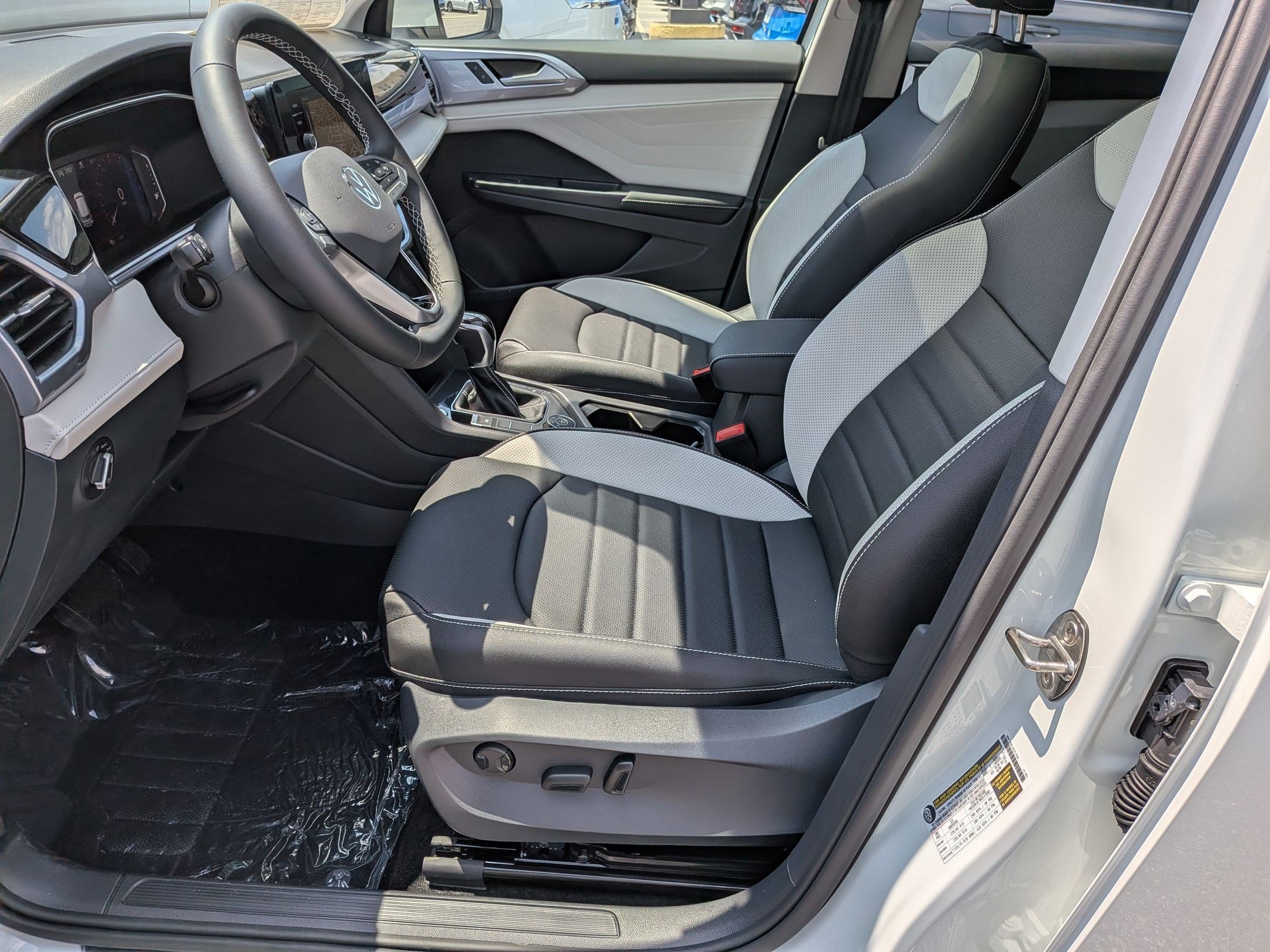 New 2026 Volkswagen Taos SEL AWD/4WD image 14