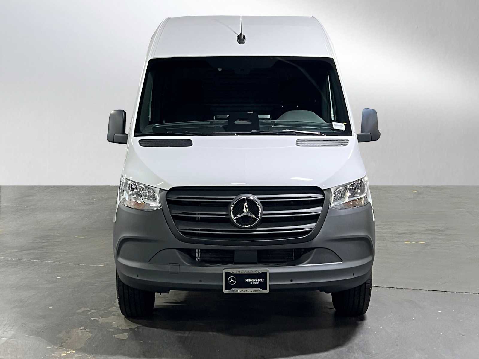 Used 2025 Mercedes-Benz Sprinter 2500 image 8