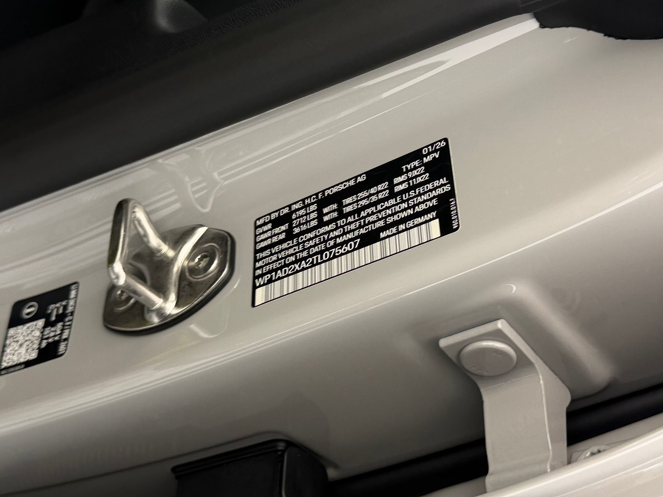 Used 2026 Porsche Macan Electric RWD image 23