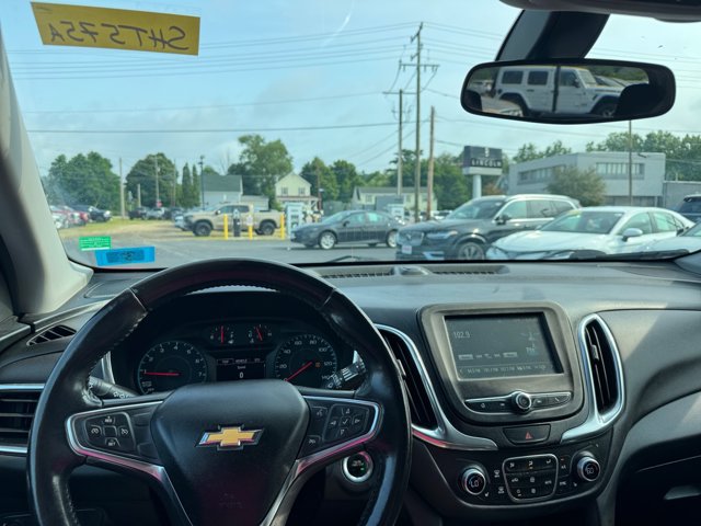 Used 2018 Chevrolet Equinox LT AWD/4WD image 2