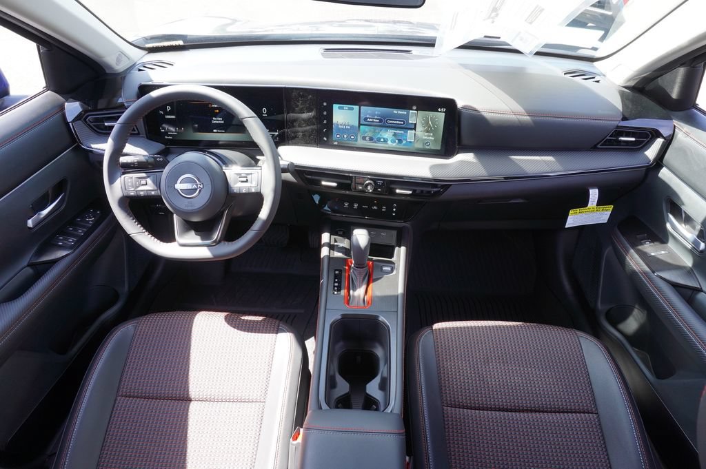 Certified 2025 Nissan Kicks SR FWD image 11