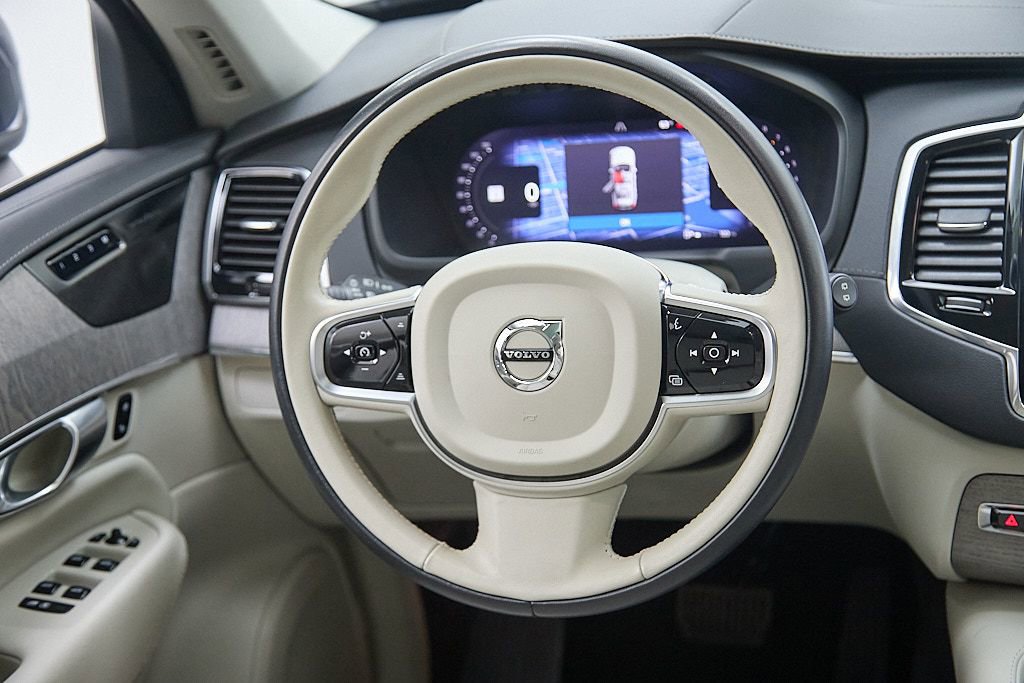 Certified 2023 Volvo XC90 B6 Ultimate w/ Protection Package Premier image 27