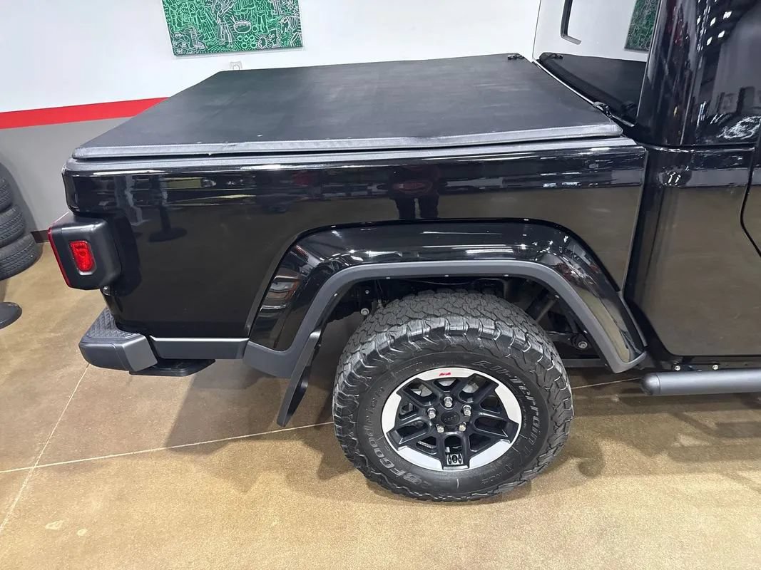 Used 2023 Jeep Gladiator Overland w/ Cold Weather Group AWD/4WD image 23