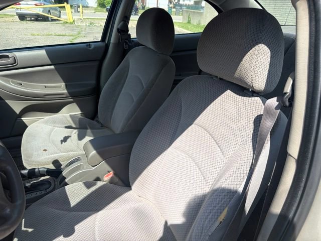 Used 2004 Chrysler Sebring LX FWD image 7