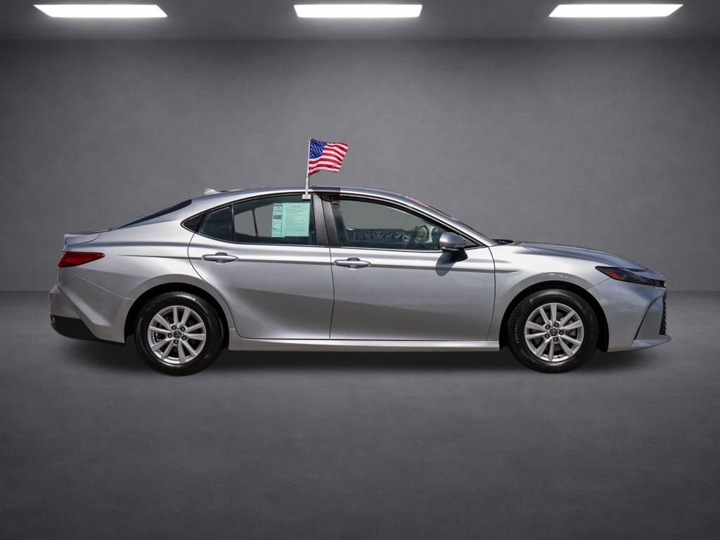 Used 2025 Toyota Camry LE image 4
