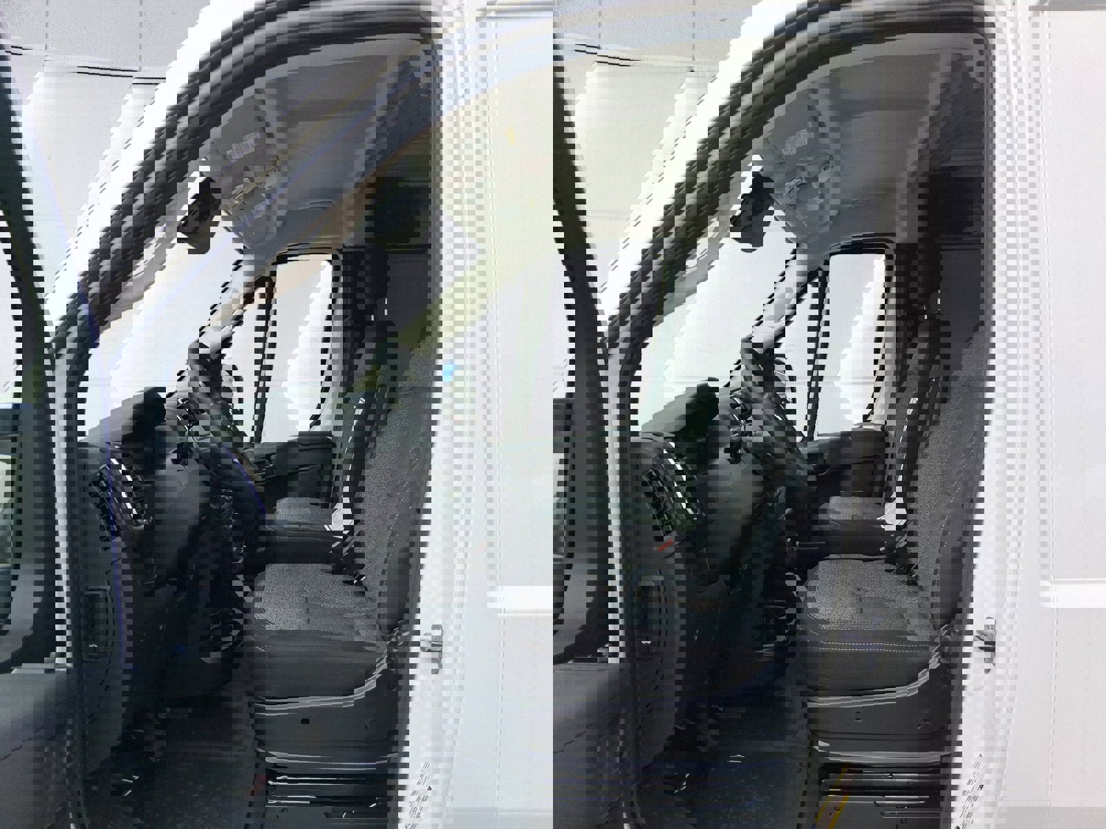 New 2025 RAM ProMaster 1500 w/ Quick Order Package 22G SLT image 10