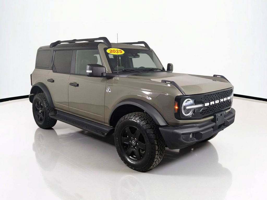 Used 2025 Ford Bronco Outer Banks AWD/4WD image 1