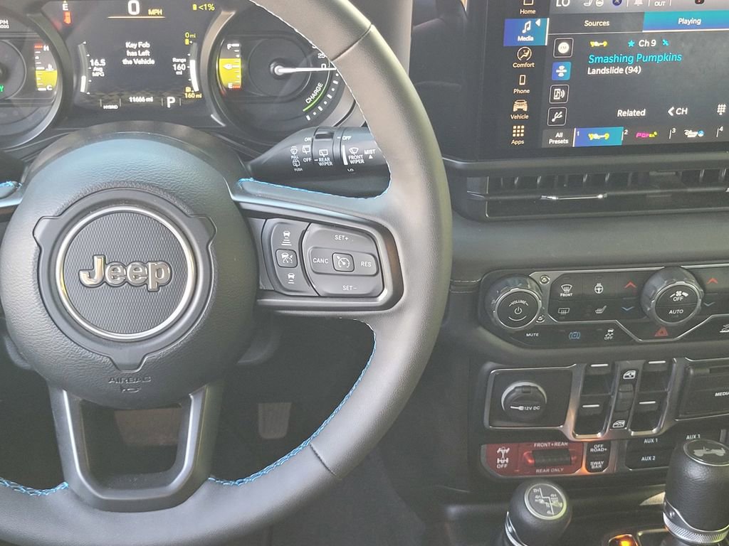 Used 2025 Jeep Wrangler Unlimited Rubicon 4xe w/ Convenience Group image 13