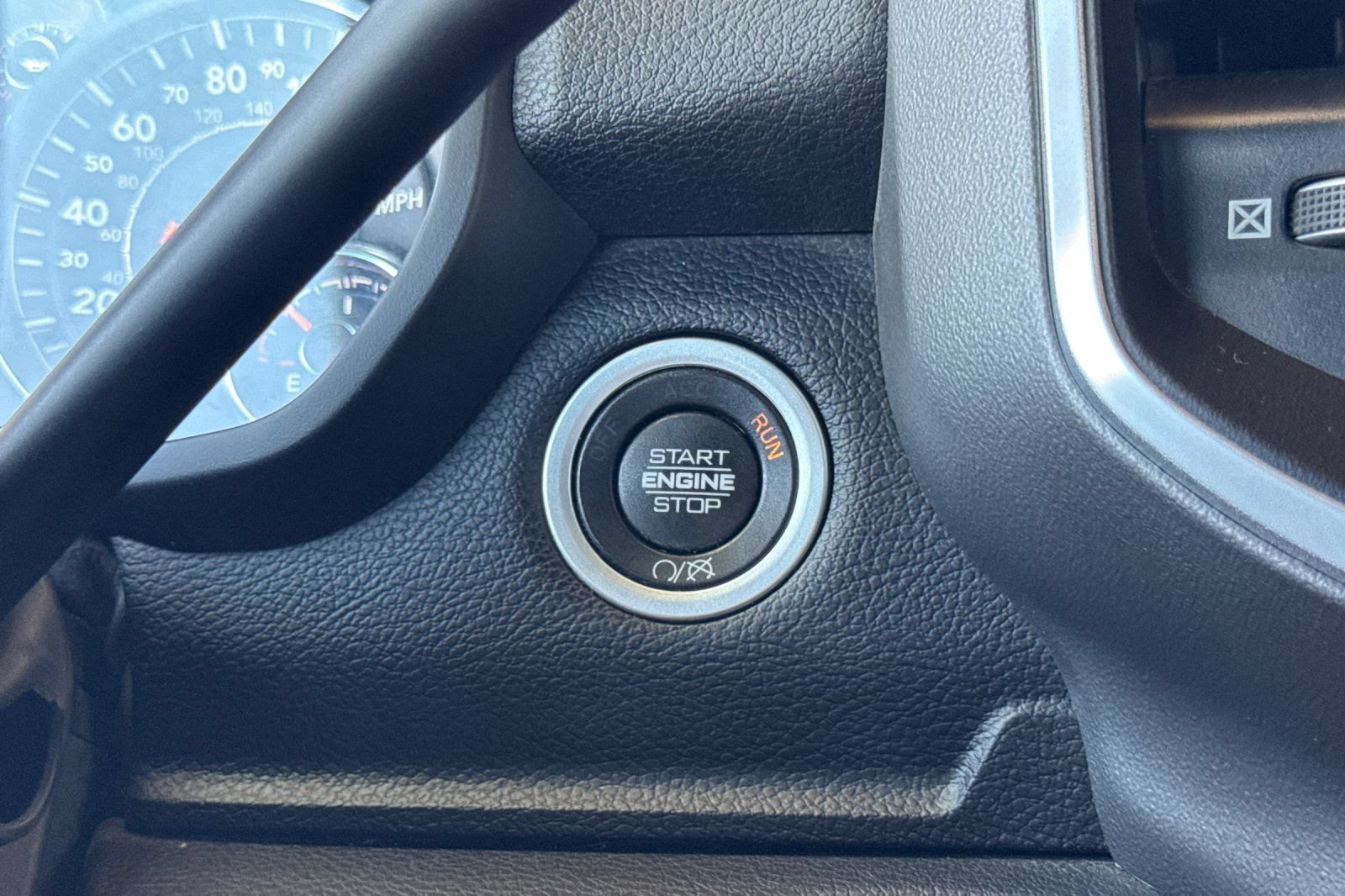 Used 2021 RAM 2500 Big Horn w/ Night Edition AWD/4WD image 22