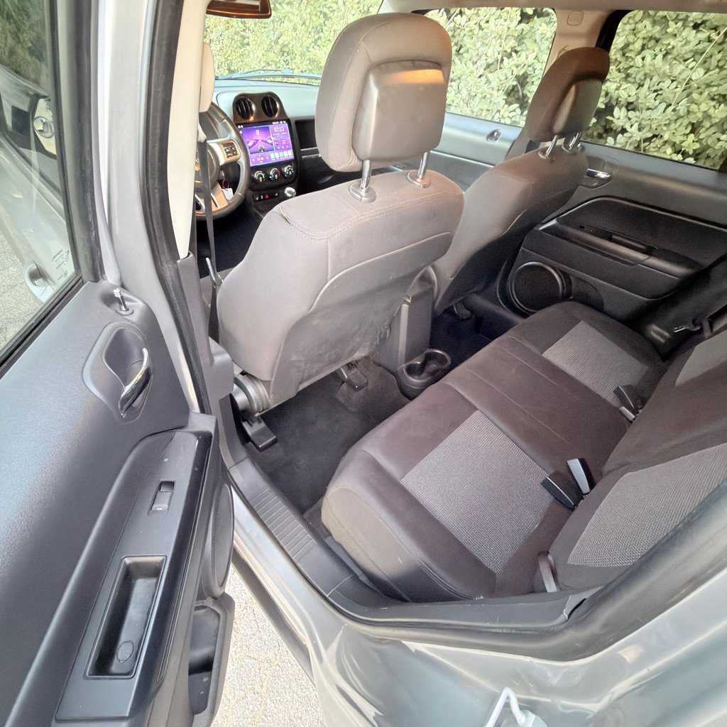 Used 2014 Jeep Patriot Latitude AWD/4WD image 12