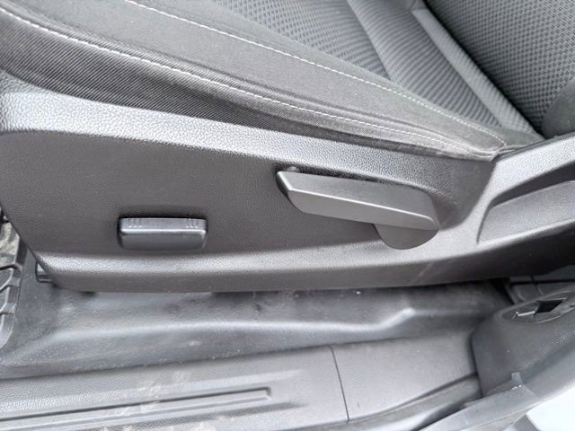 Used 2022 Chevrolet Colorado LT w/ Fleet Safety Package RWD image 18