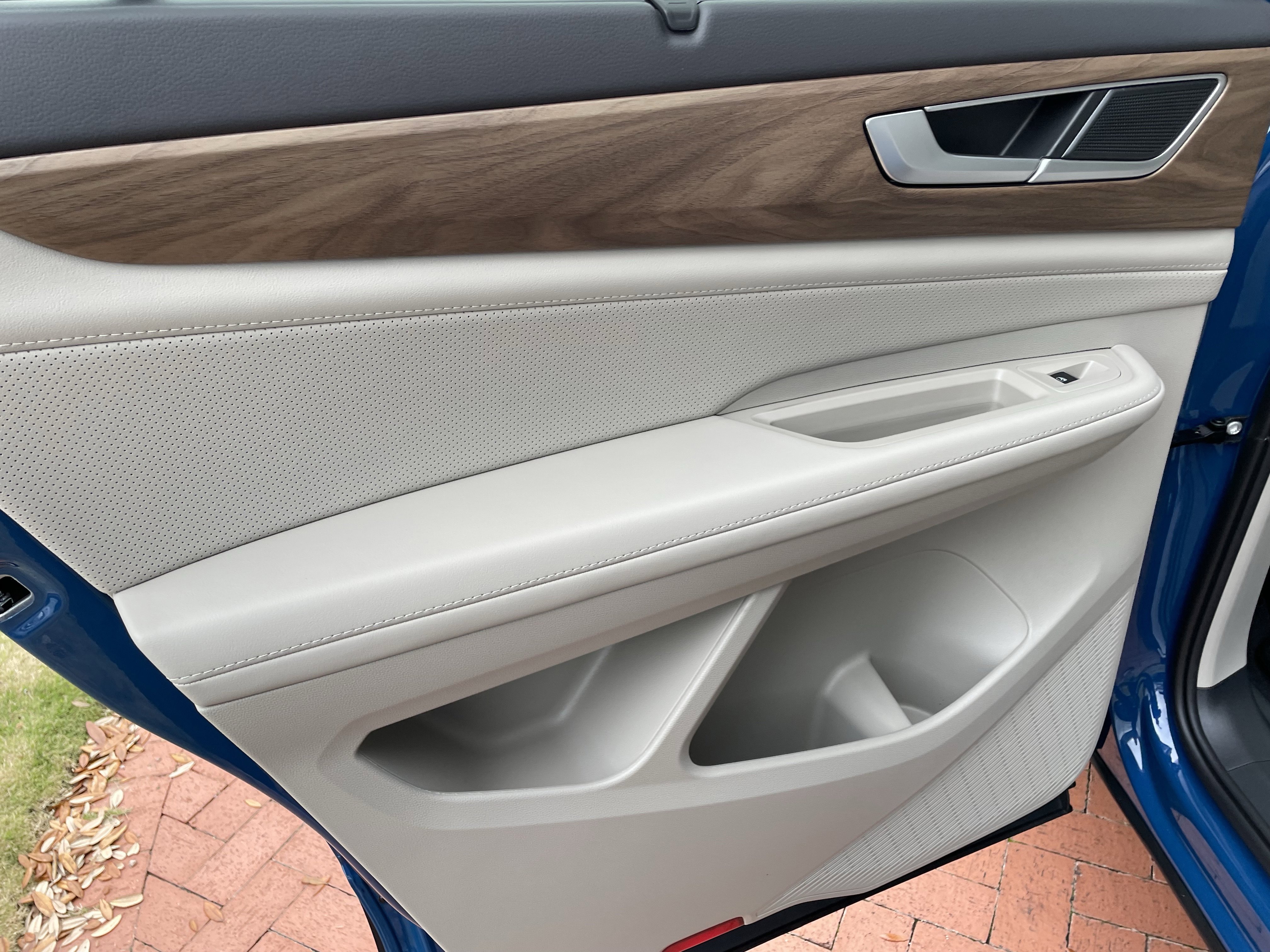 New 2026 Volkswagen Atlas SE image 11