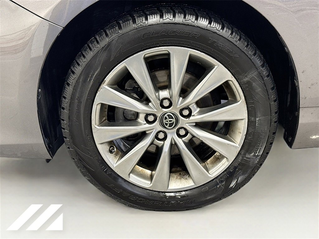 Used 2017 Toyota Camry XLE image 31