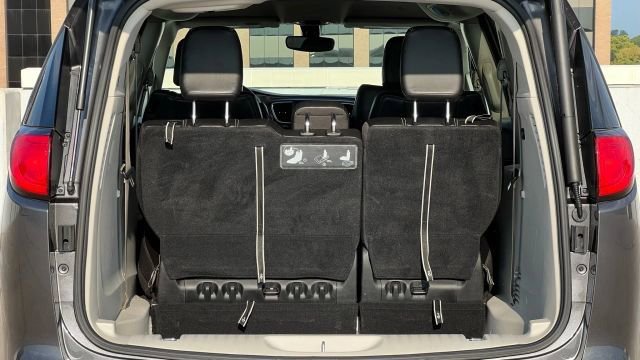 Used 2020 Chrysler Voyager Lxi image 71