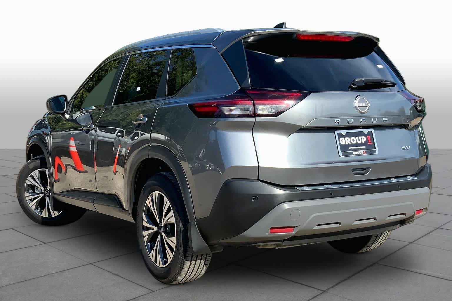 Used 2023 Nissan Rogue SV w/ SV Premium B Package FWD image 11