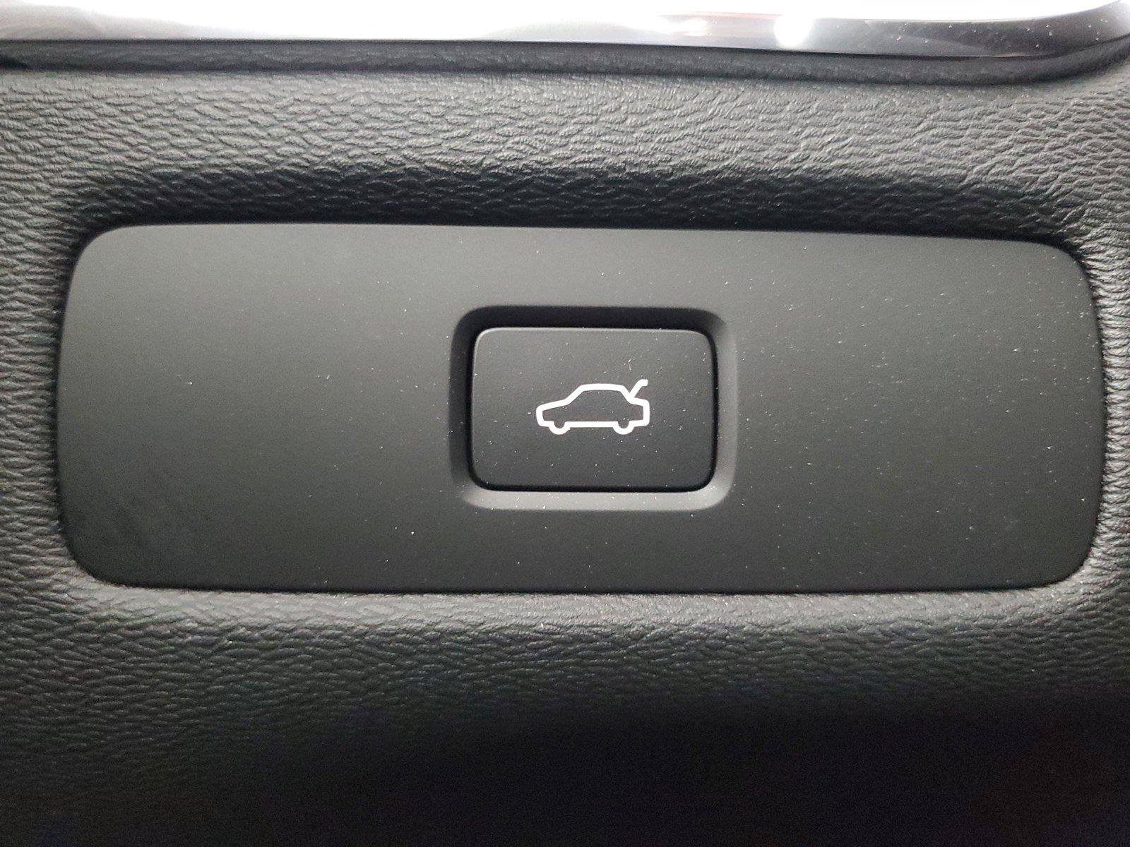 New 2026 Volvo XC60 B5 Plus w/ Climate Package AWD/4WD image 36