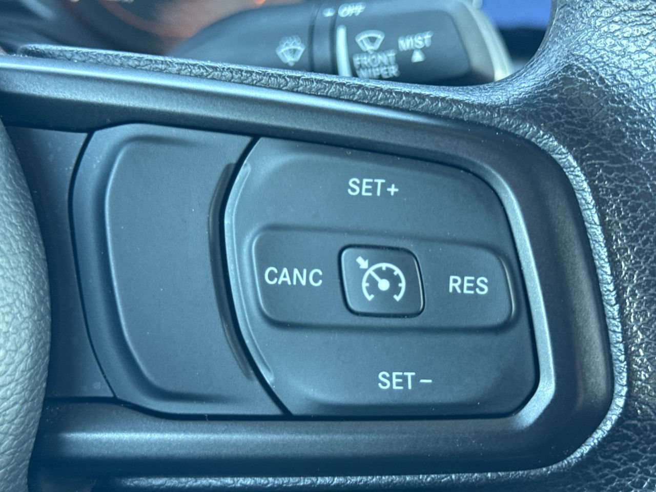 Used 2025 Jeep Gladiator Sport AWD/4WD image 24