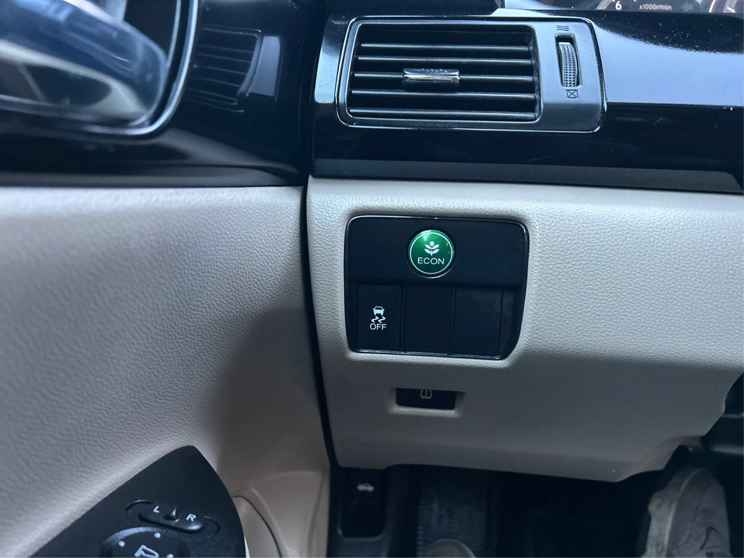 Used 2016 Honda Accord LX image 27