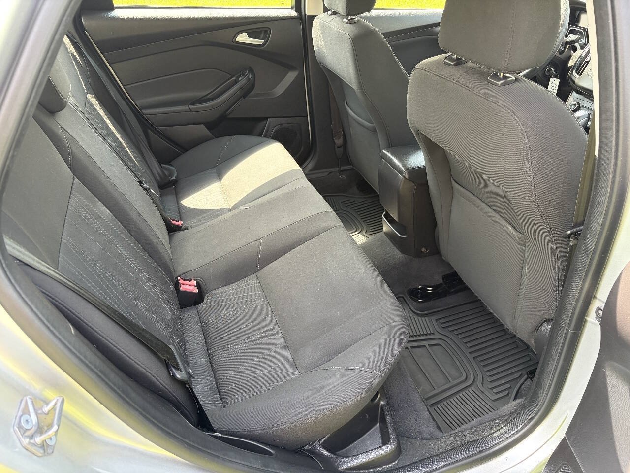 Used 2015 Ford Focus SE w/ Interior Protection Package FWD image 10