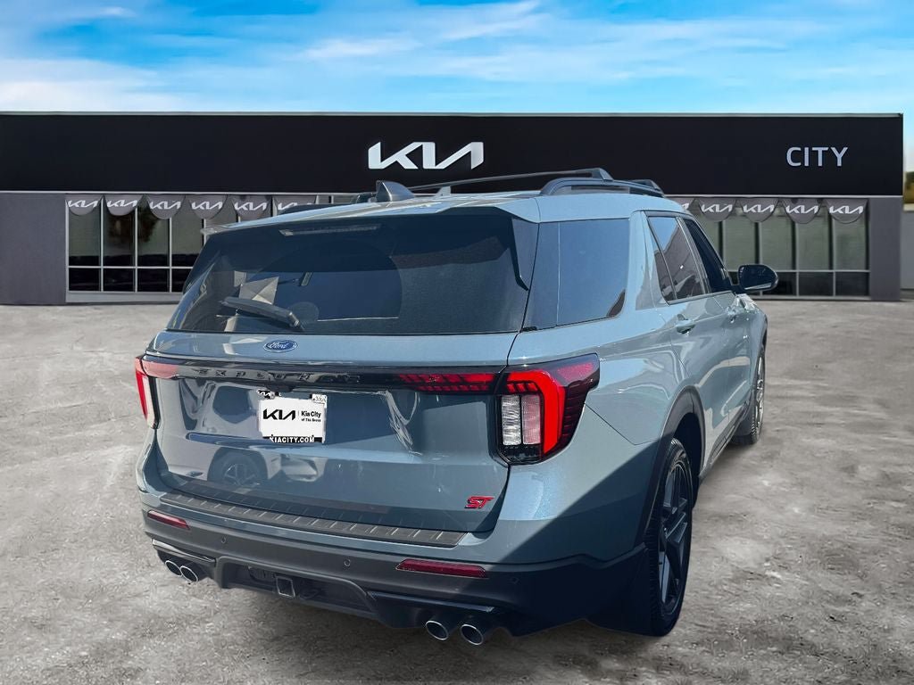 Used 2025 Ford Explorer ST AWD/4WD image 7