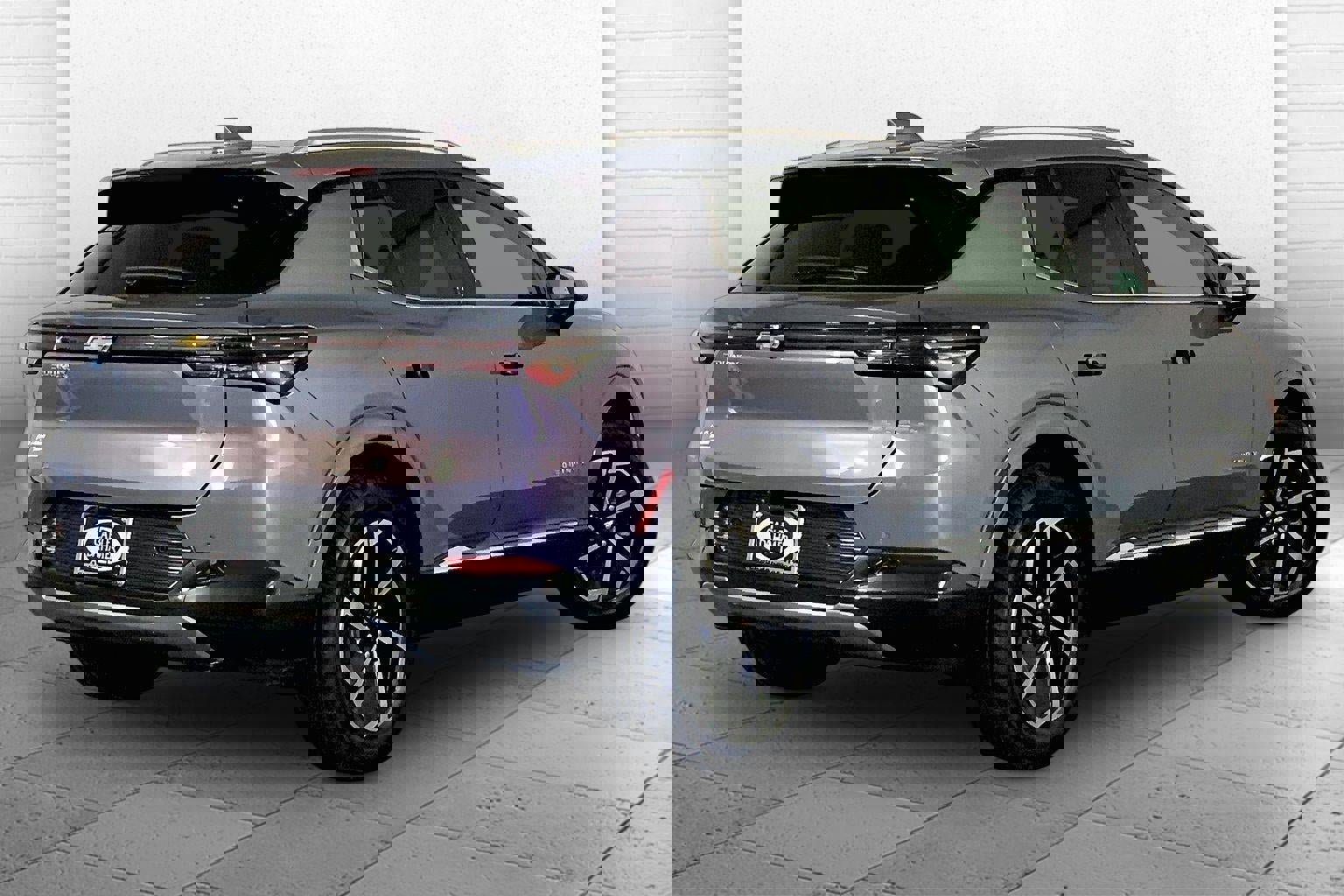 Used 2025 Chevrolet Equinox EV LT FWD image 13