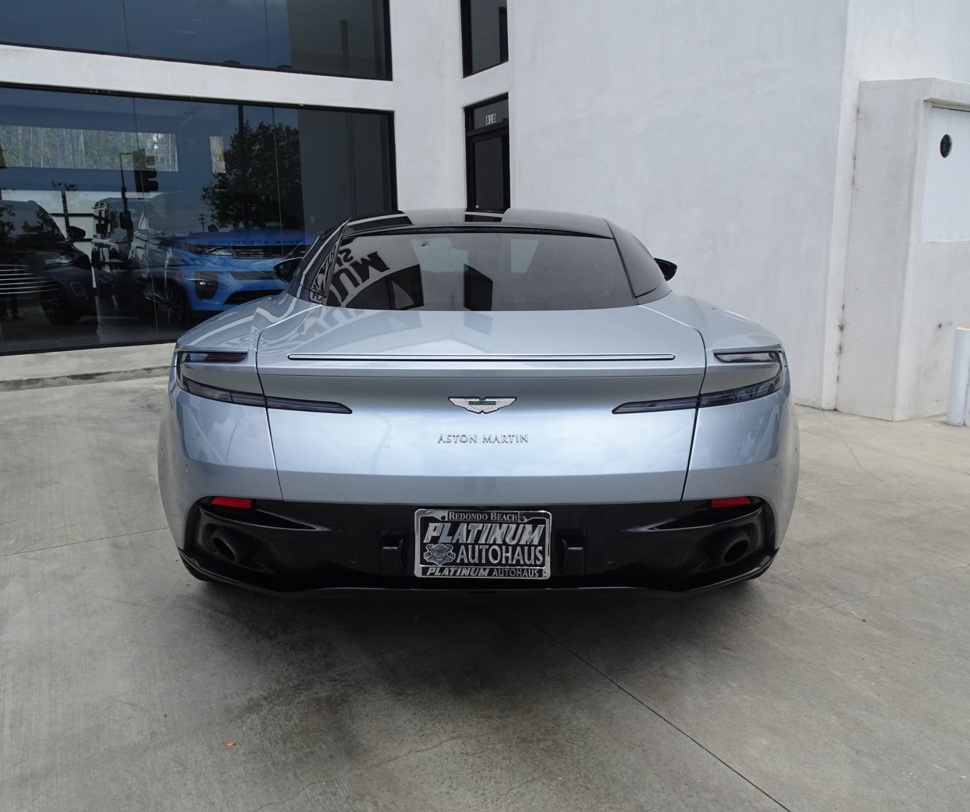 Used 2018 Aston Martin DB11 V12 RWD image 5