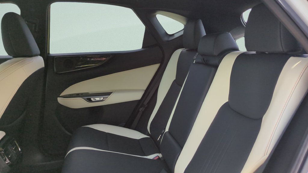 Used 2024 Lexus NX 350 AWD image 10