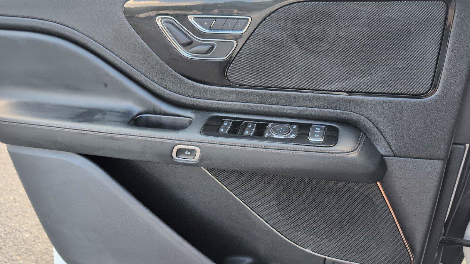 Used 2025 Lincoln Aviator AWD image 20