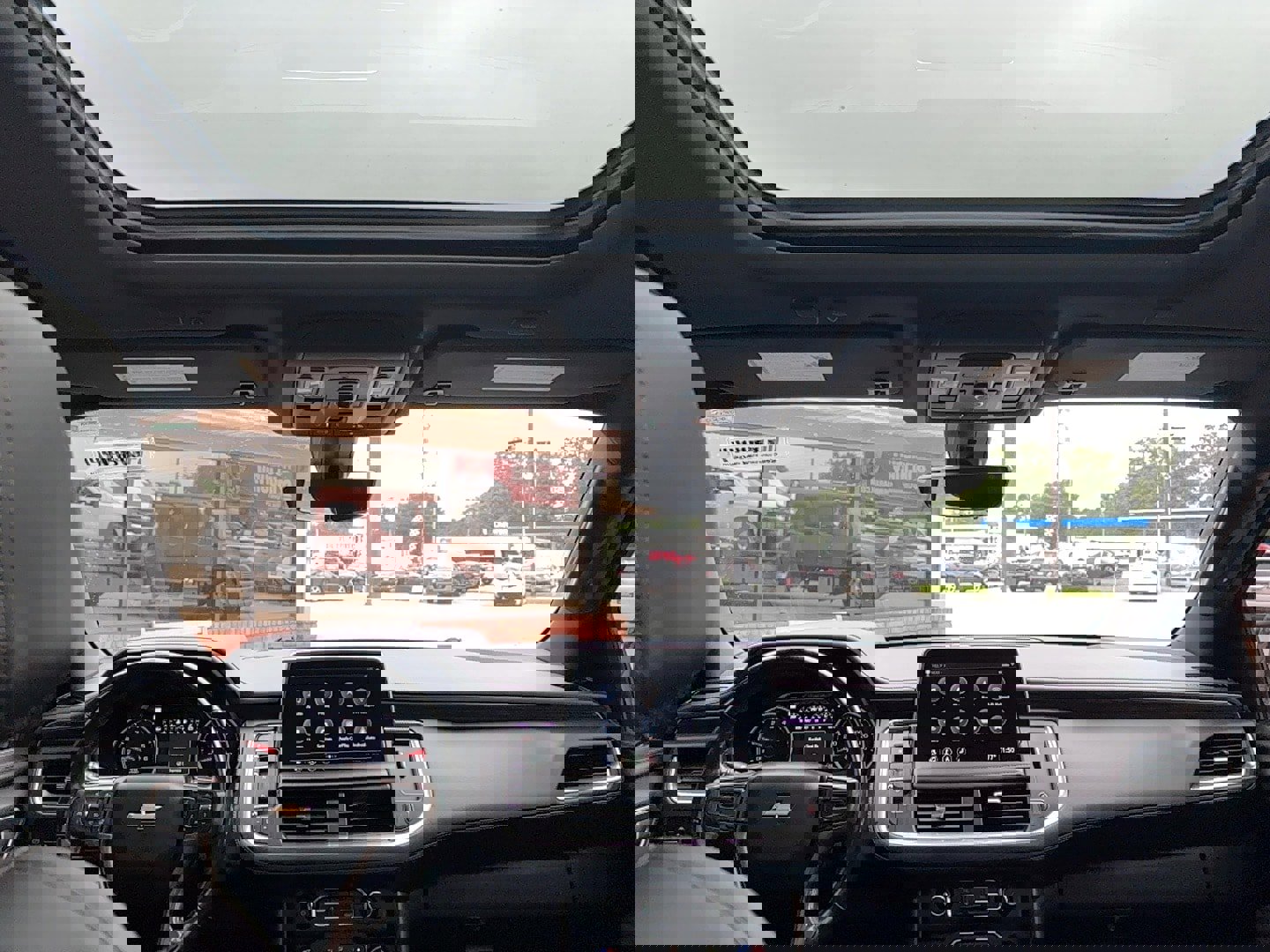 Used 2021 Chevrolet Suburban High Country w/ Premium Package image 14